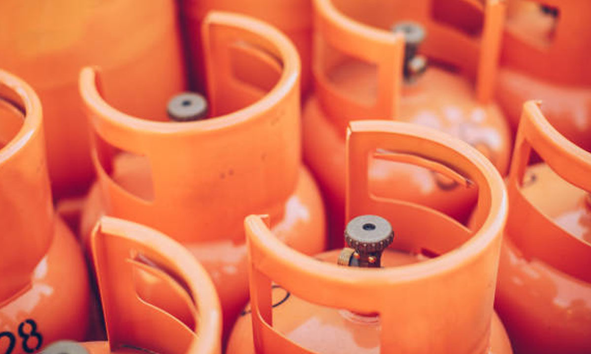 FG to distribute 774,000 cooking gas cylinders to women
